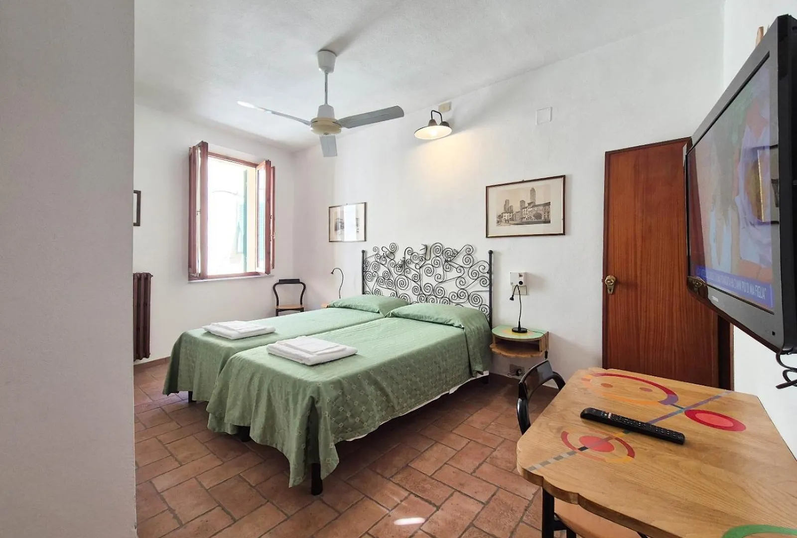 Helvetia Pisa Tower Guest House